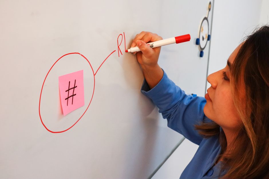 Visualisierung von Lernaufgaben für Programmierung und UX/UI